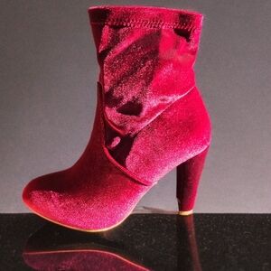 Elegant Velvet Ankle Boots - Red